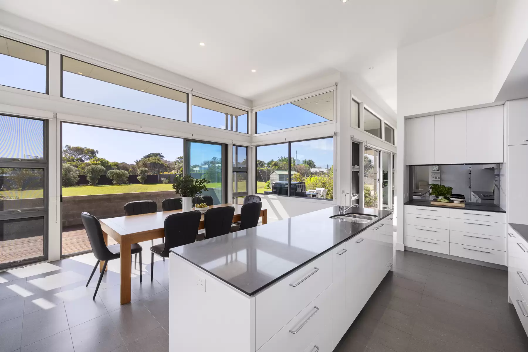14 Pearse Road, Blairgowrie For Sale by Melbourne Sotheby's International Realty - image 9