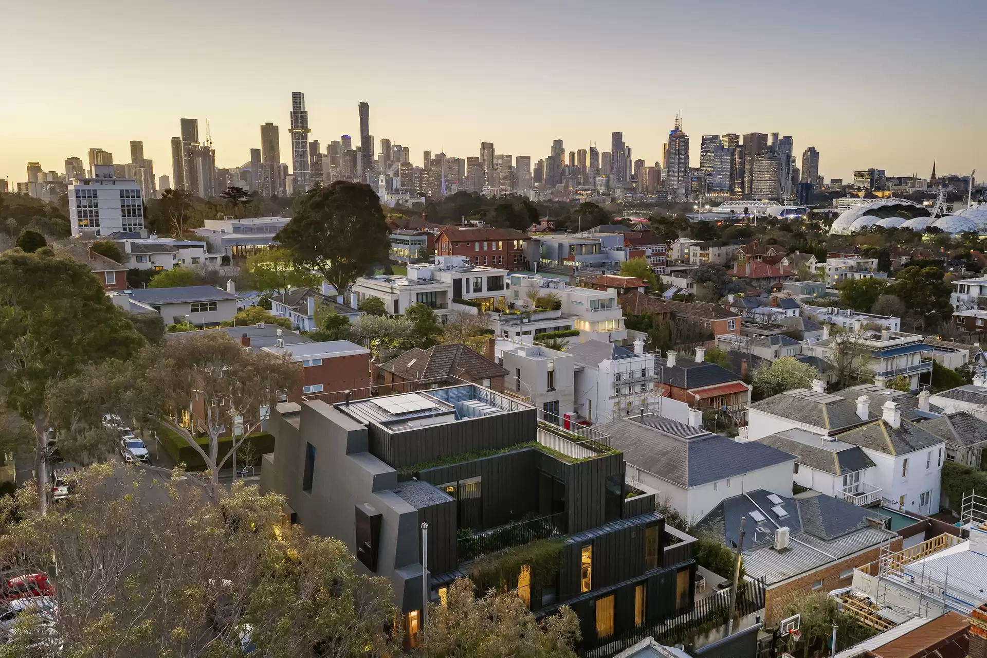 3/16 The Righi, South Yarra Auction by Melbourne Sotheby's International Realty - image 1