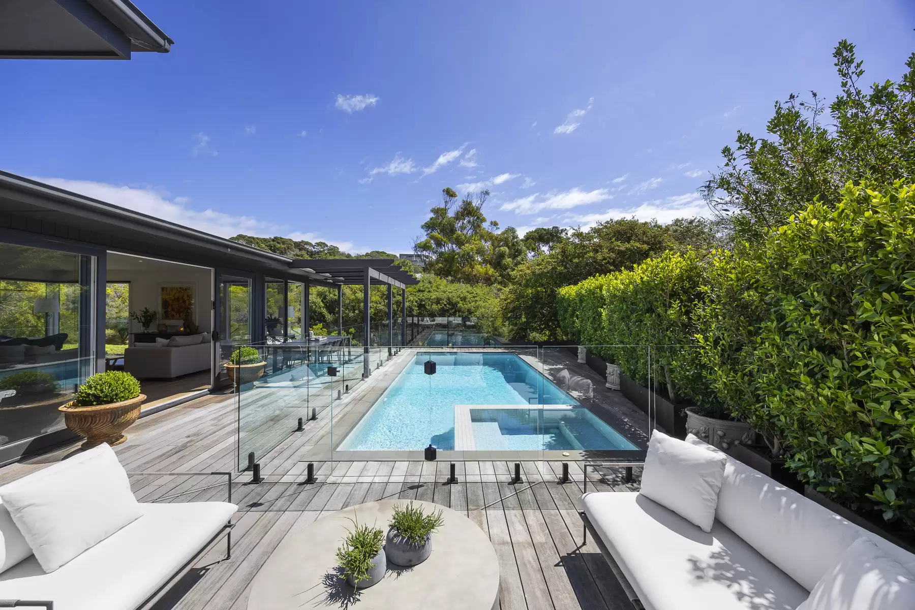 16 Lawrance  Grove