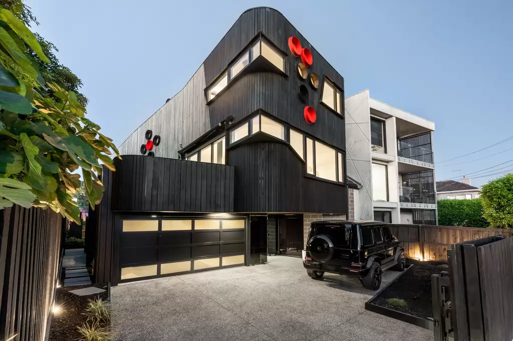 103 Ormond Esplanade, Elwood For Sale by Melbourne Sotheby's International Realty
